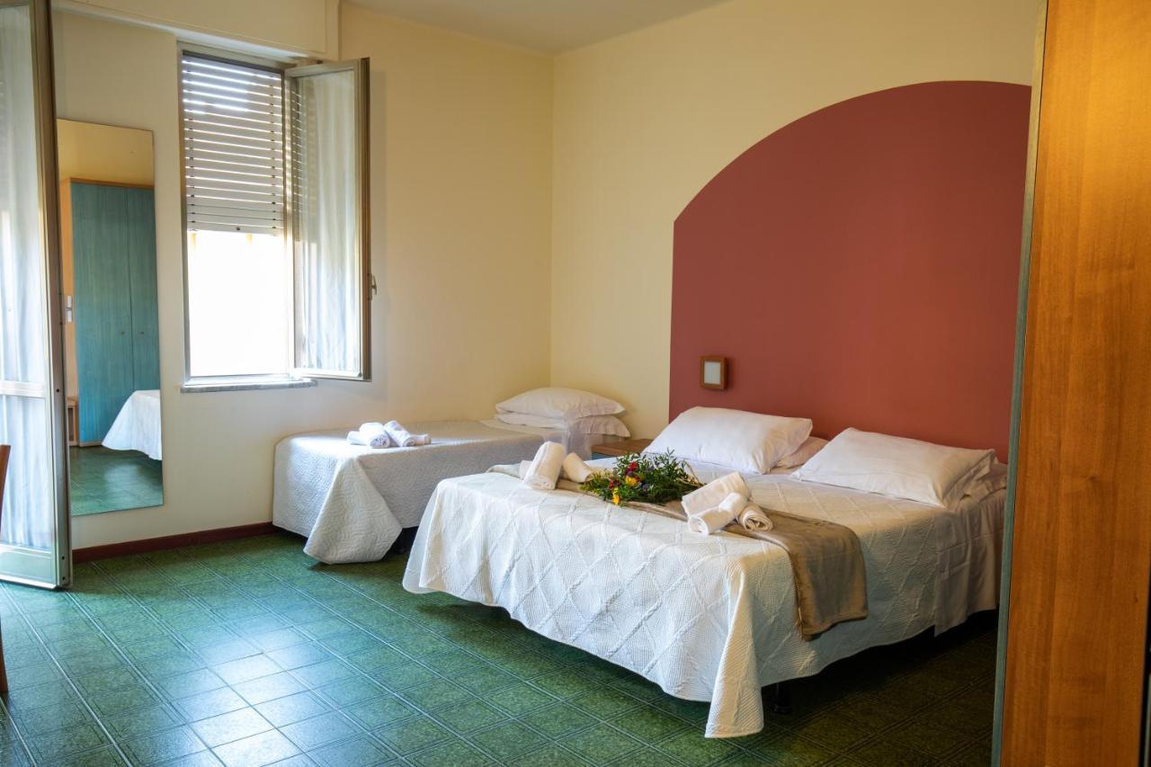 Xxv Aprile Casa Per Ferie 호텔 알벤가 외부 사진